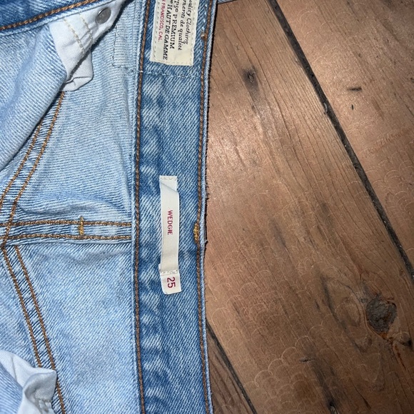 Levis Wedgie Jeans - Picture 2 of 5